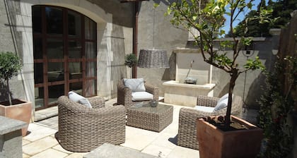 Maison de charme tout confort en Provence "Piscine chauffée "