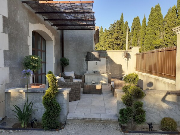 Terrace/patio - Charming comfortable house in Provence "Heated pool" (Saint-Rémy-De-Provence)