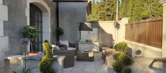 Charming comfortable house in Provence "Heated pool"