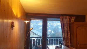 Interior - Large Studio Cabin with magnificent view of the Mountains (Vallouise)