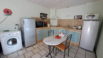 Réfrigérateur, micro-ondes, four, lave-vaisselle