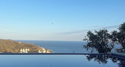 Rosas canyelles Villa con magnifica piscina con vista al mar