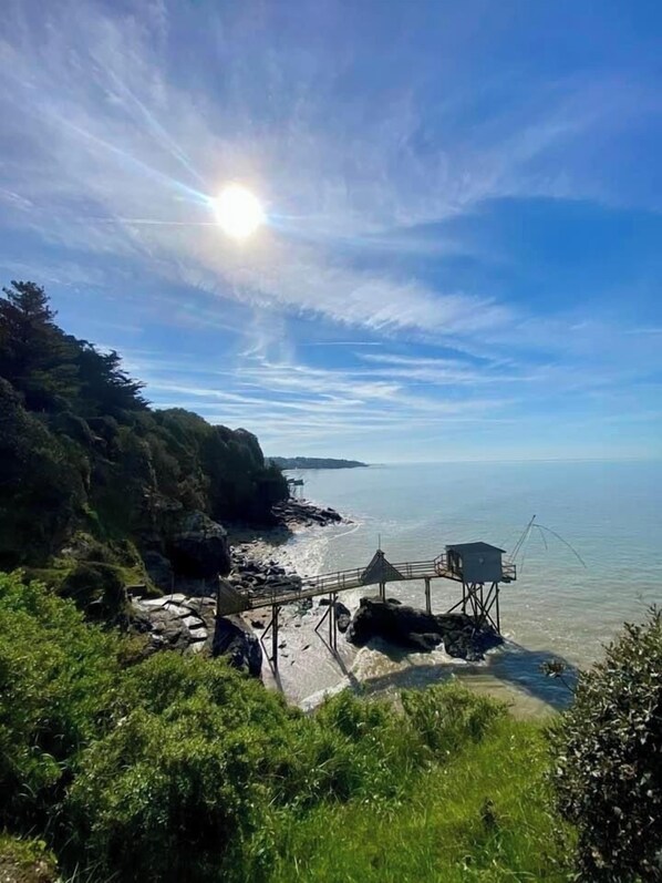 Beach nearby - Thatched cottage in private domain with swimming pool and tennis court (Saint-Jean-de-Monts)