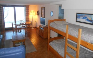 2 bedrooms, iron/ironing board, travel crib, free WiFi - Sun ski apartment T 3 WIFI (Font-Romeu-Odeillo-Via)