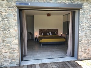 2 chambres, fer et planche à repasser, Wi-Fi, draps fournis