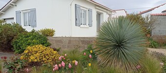 Lovely house with garden 300 metres from the sea.