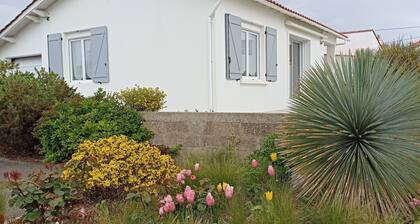 Lovely house with garden 300 metres from the sea.