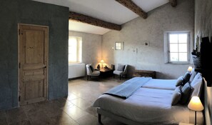 5 soverom, strykejern/-brett, reiseseng for barn og wi-fi (inkludert)