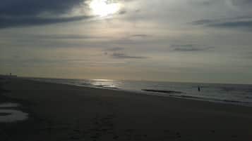 Una spiaggia nelle vicinanze