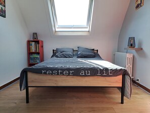 3 bedrooms, iron/ironing board, travel cot, free WiFi