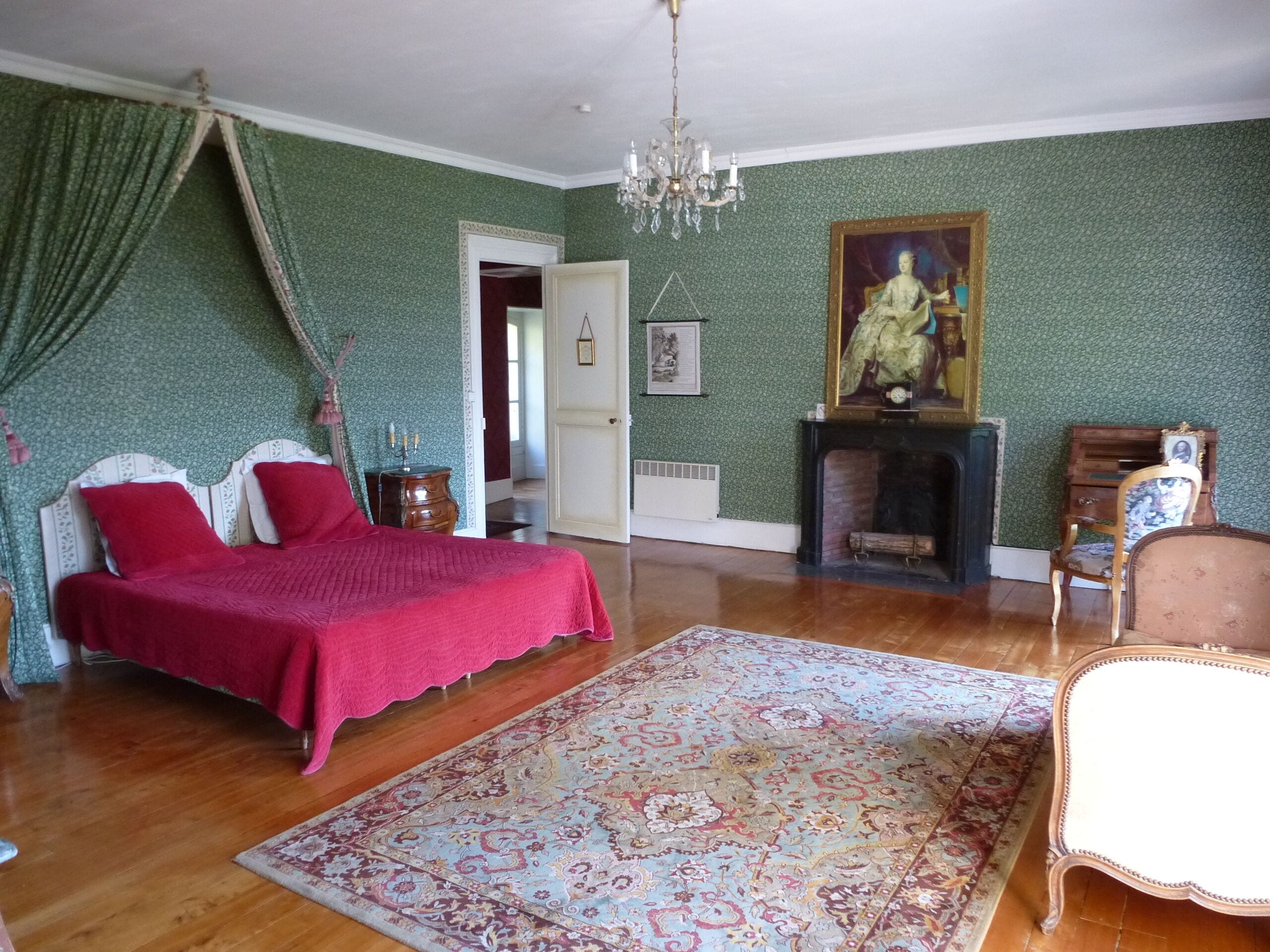 9 chambres, fer et planche à repasser, Wi-Fi gratuit, draps fournis