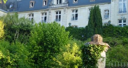 Château de la Voûte, facing south