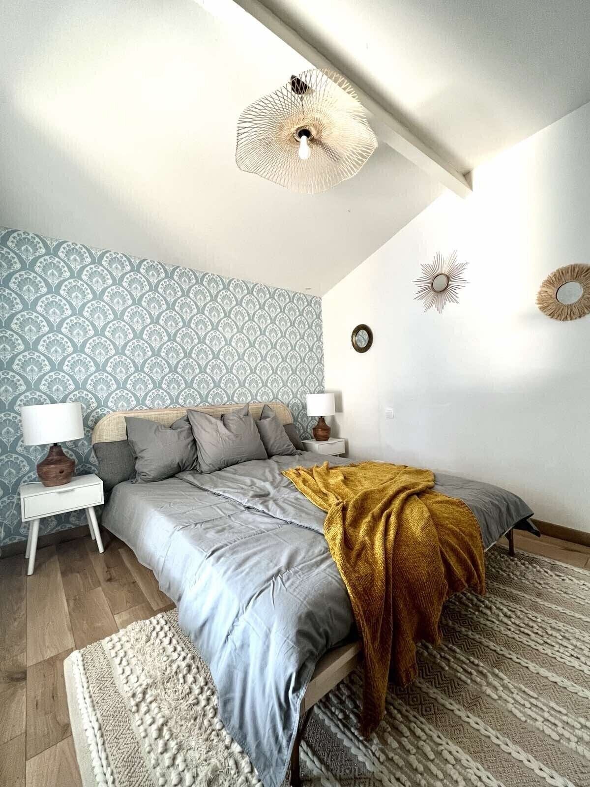 3 bedrooms, iron/ironing board, travel cot, free WiFi