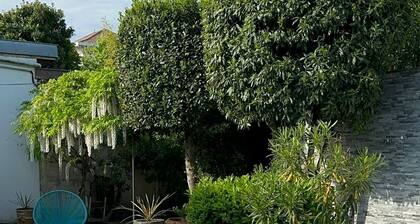 Magnificent villa with swimming pool, 50 meters from the beach!