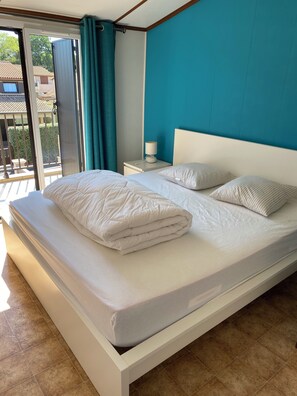 3 slaapkamers, een strijkplank/strijkijzer, wifi