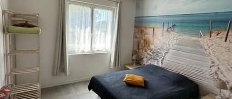 3 slaapkamers, een strijkplank/strijkijzer, wifi