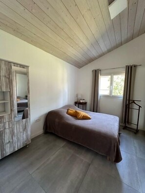 3 bedrooms, iron/ironing board, WiFi