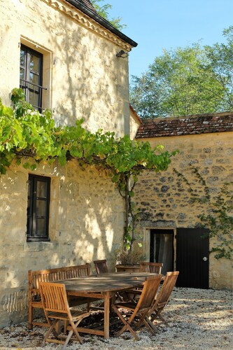 5* listed property Panoramic view of the 4 Châteaux, swimming pool and petanque area