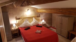 2 bedrooms, iron/ironing board, free WiFi