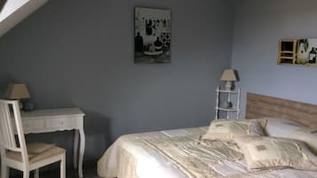 5 bedrooms, iron/ironing board, WiFi, bed sheets