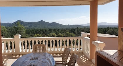 Tres Belle villa avec piscine chauffée piscine privative