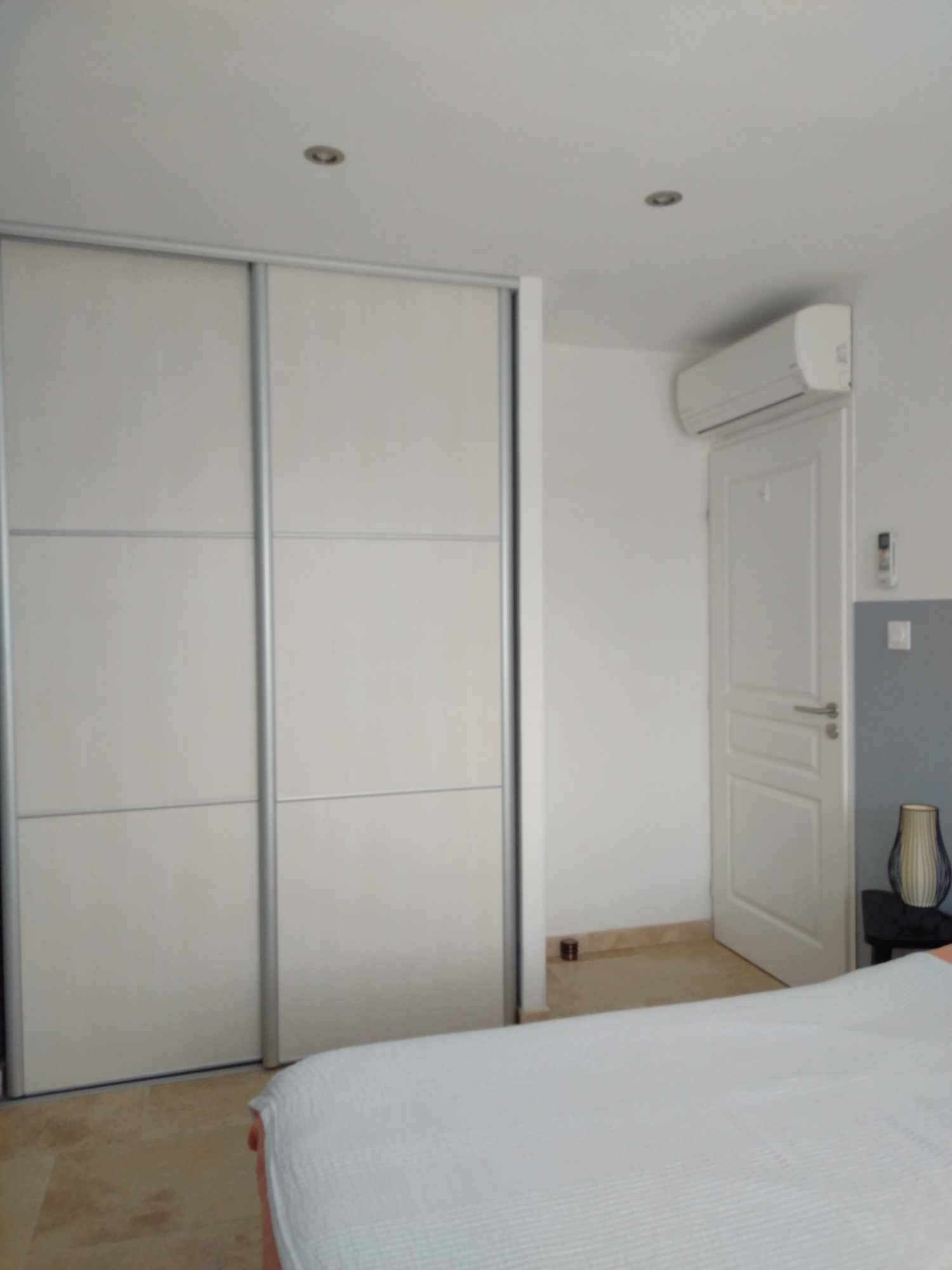 4 habitaciones y caja de seguridad en la habitación 