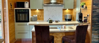 Chalet Le Saut de Biche with Sauna, Balneo, Kamado