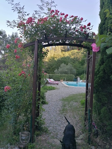 PROCHE CASSIS S/ M LA CIOTAT VILLA T4 .PISCINE PRIVEE CLIM-