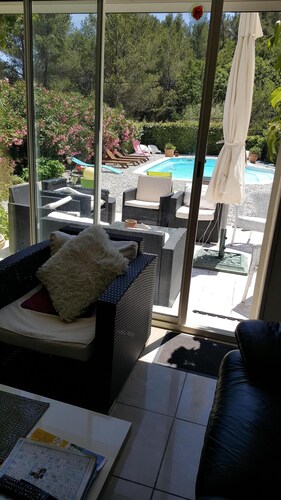 PROCHE CASSIS S/ M LA CIOTAT VILLA T4 .PISCINE PRIVEE CLIM-