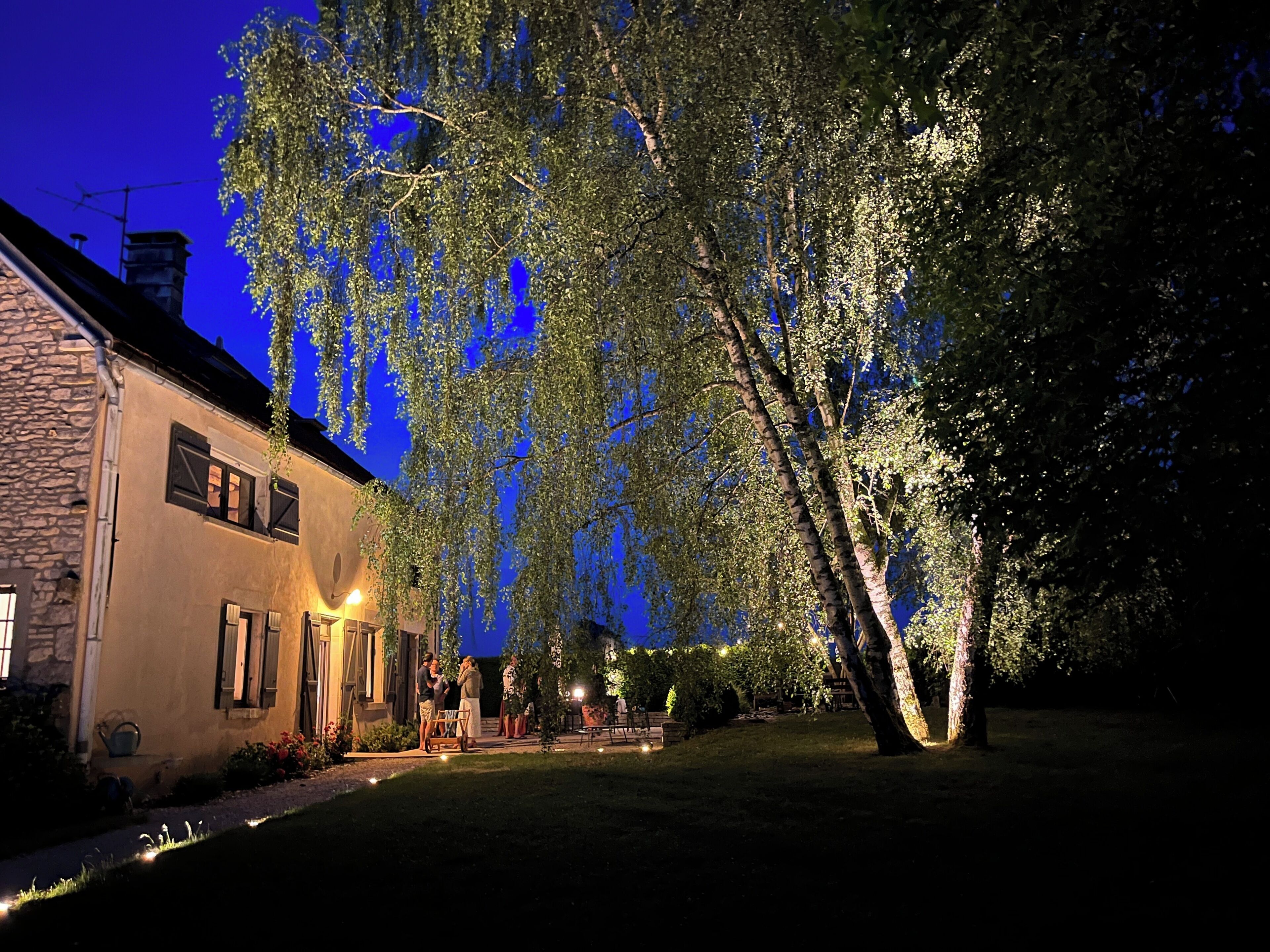 Terrasse derrière la maison, accès directe jardin, piscine 