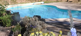 ALOJAMIENTO cerca de Cahors con piscina privada
