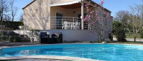 Piscina externa, piscina aquecida