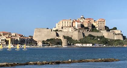 T3 4P terrace garage air conditioning wifi beach and shops 2 mn away