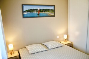 2 makuuhuonetta, silitysrauta/-lauta, ilmainen Wi-Fi