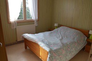 3 bedrooms, iron/ironing board, WiFi