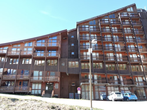 Studio Arc 2000, 4/5 persons, residence Bel Aval, Charlotte Perriand style.