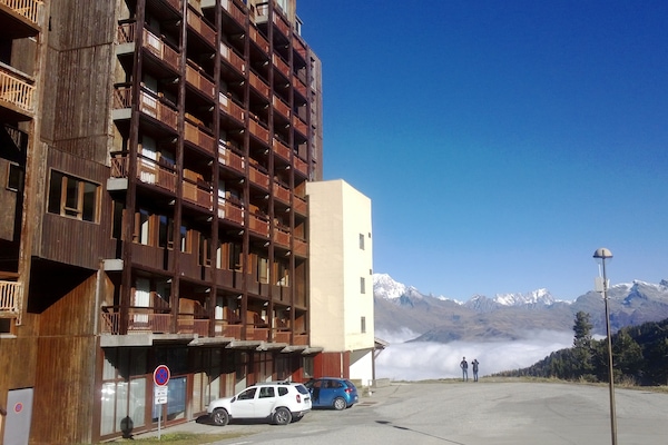 Vue depuis l'entrée de la résidence