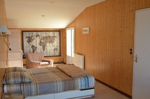 3 bedrooms, iron/ironing board, free WiFi, bed sheets - Villa on the seafront in Hauteville sur mer. West coast of Cotentin (Hauteville-Sur-Mer)