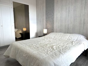 3 bedrooms, free WiFi - Holiday Home 4 rooms, sleeps 8 in Saint-Gilles-Croix-de-Vie (Saint-Gilles-Croix-de-Vie)