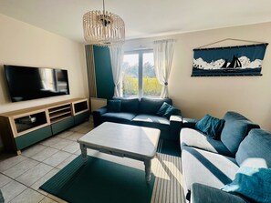 Téléviseur, foyer, chaîne audio