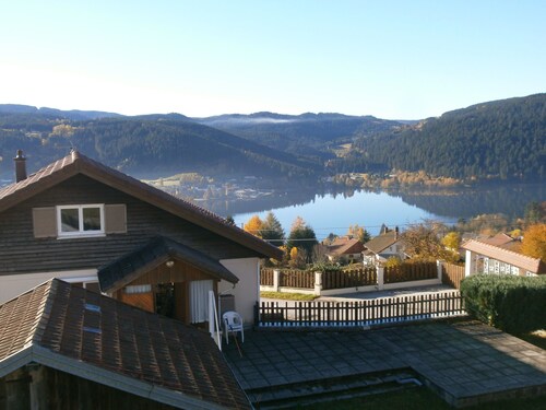 Cottage with magnificent view of the Lake in Gérardmer, 8 people