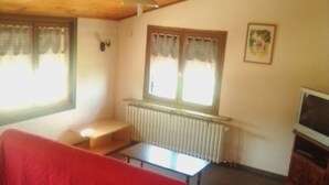 Interior - Gite les randonneurs, 1 le Bruel des Vignes 48210 les vignes. (Les Vignes)