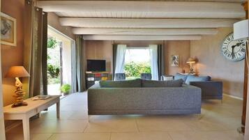 Smart TV, books, offices