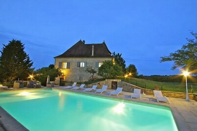 Rental Residence with 2 swimming pools, jacuzzi, sauna, billiards