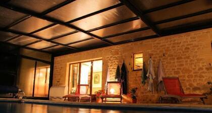Rental Residence with 2 swimming pools, jacuzzi, sauna, billiards