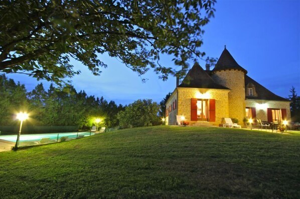 Exterior - Rental Residence with 2 swimming pools, jacuzzi, sauna, billiards (Sarlat-La-Canéda)