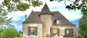 Rental Residence with 2 swimming pools, jacuzzi, sauna, billiards