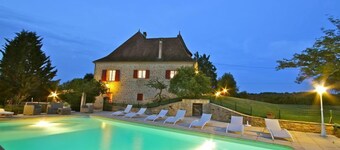 Rental Residence with 2 swimming pools, jacuzzi, sauna, billiards