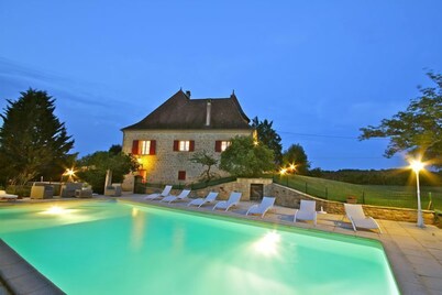 Rental Residence with 2 swimming pools, jacuzzi, sauna, billiards