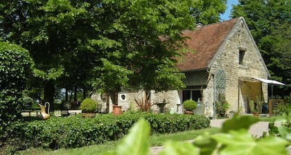 Casa rural en una hermosa propiedad de 6 hectáreas de claros prados y bosques
